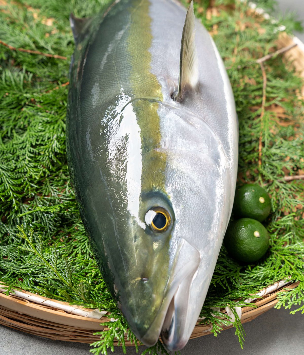 すだちを添えた徳島すだちぶり